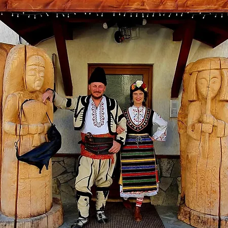 Къща за гости Rhodope House Momchil Yunak 3*