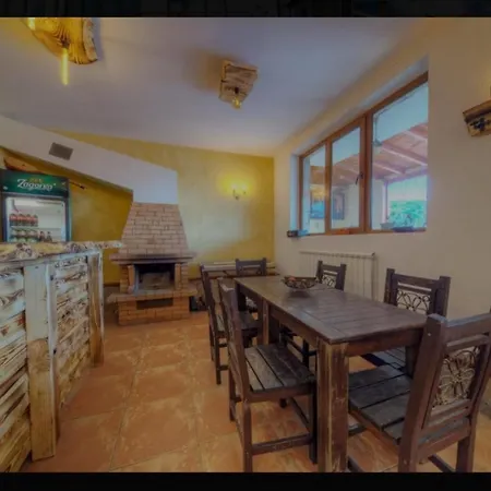Къща за гости Rhodope House Momchil Yunak