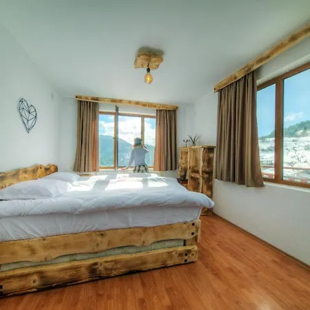 Rhodope House Momchil Yunak 3*