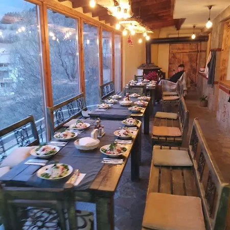 ゲストハウス Rhodope House Momchil Yunak 3*
